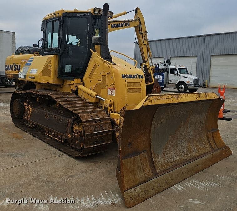 2015 Komatsu D61EXI-23 dozer listing photo — photo 1 of 37